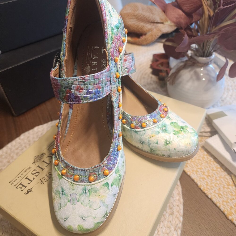 L'artiste Mary Jane heel